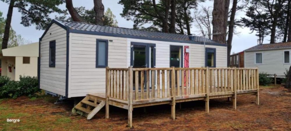 mobil-home-e8e2jx.jpg